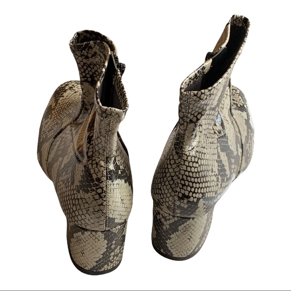 TIME AND TRU SNAKE PRINT BOOTS, SIZE 7.5 - Picture 10 of 14
